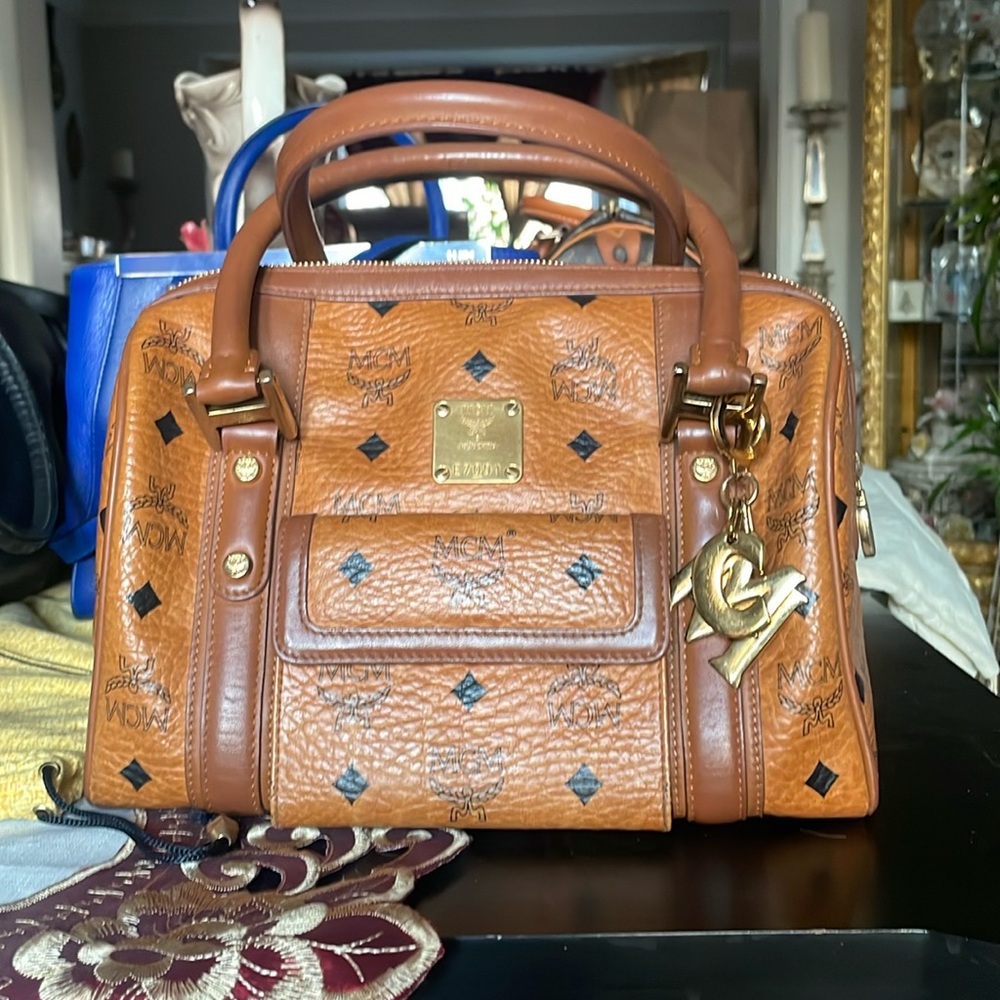 Beautiful MCM Boston Bag in cognac!